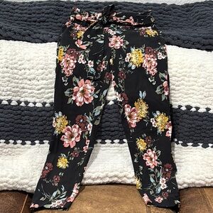 Jules & Leopold Black Floral Tie-Waist Cropped Pants